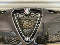 19-20 Alfa Romeo Stelvio Tipo 949 Assemblée Front Bumper Avec Oem Assist De Parcs