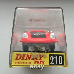 Dinky Toys No. 210 Alfa Romeo 33 Tipo Le-Mans en très bon état dans sa boîte d'origine